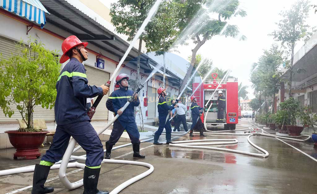 Hướng dẫn sử dụng và bảo quản cuộn vòi chữa cháy hiệu quả